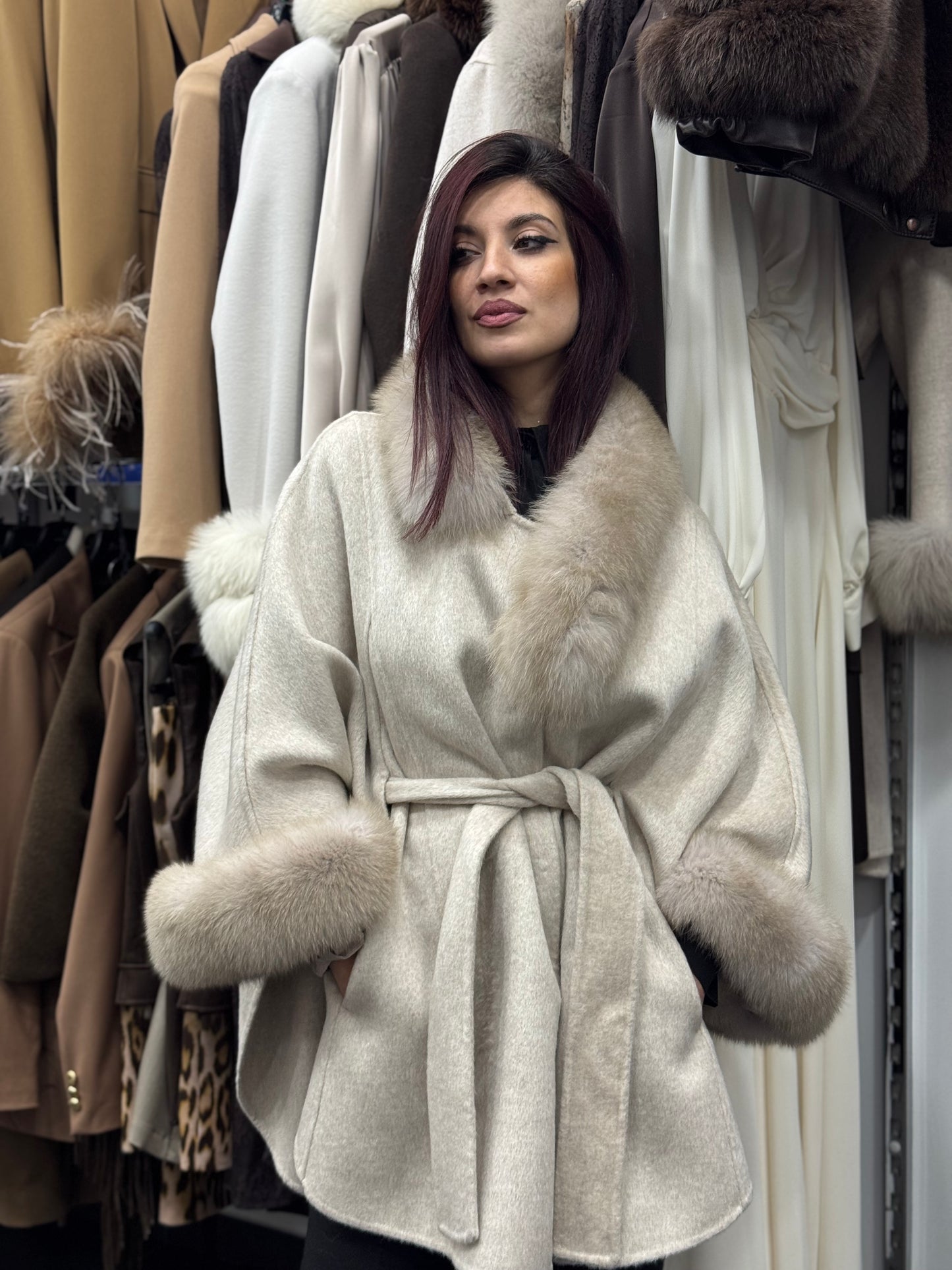 Mantella con collo di vera volpe