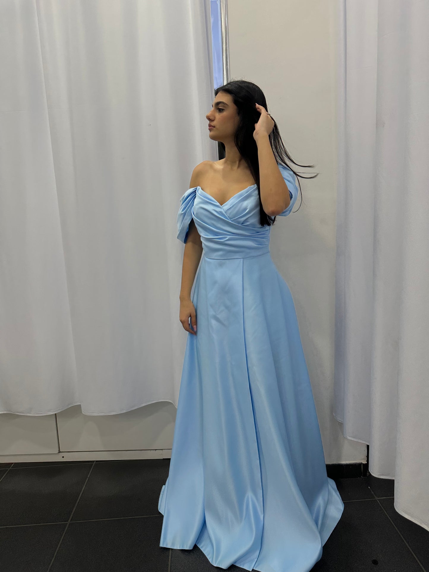 Abito elegante con spacco