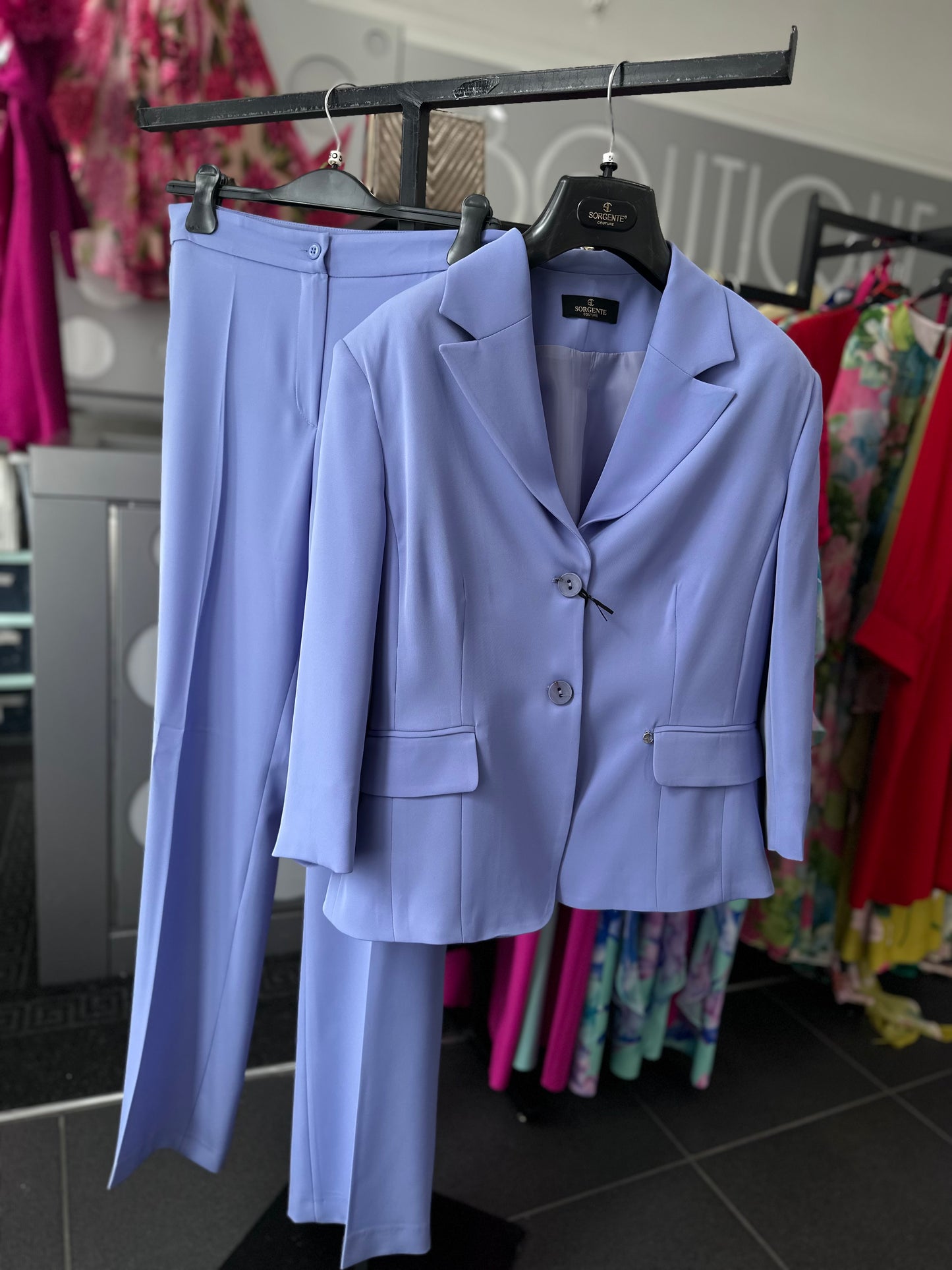 Tailleur glicine