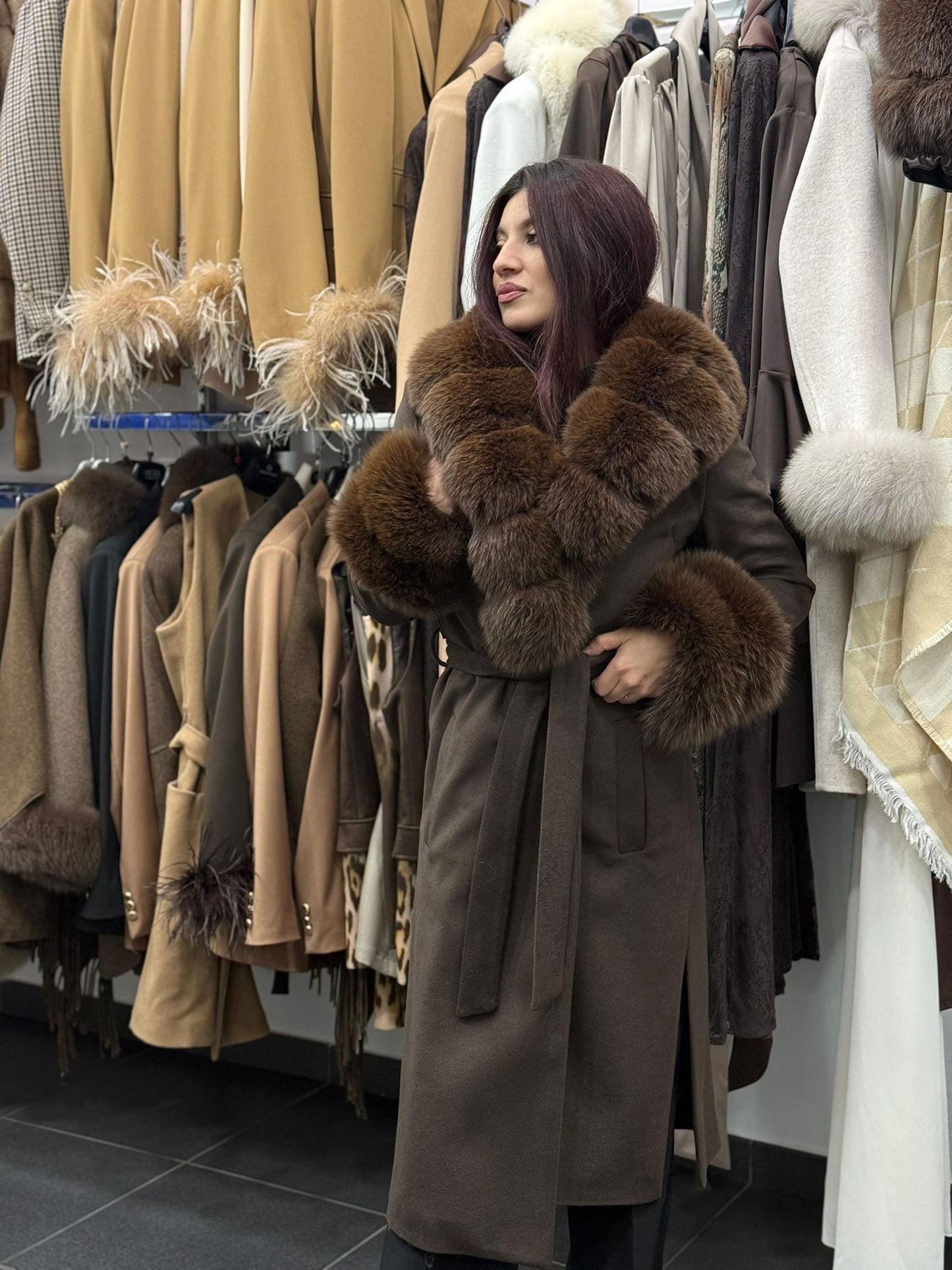 Cappotto con collo di vera volpe