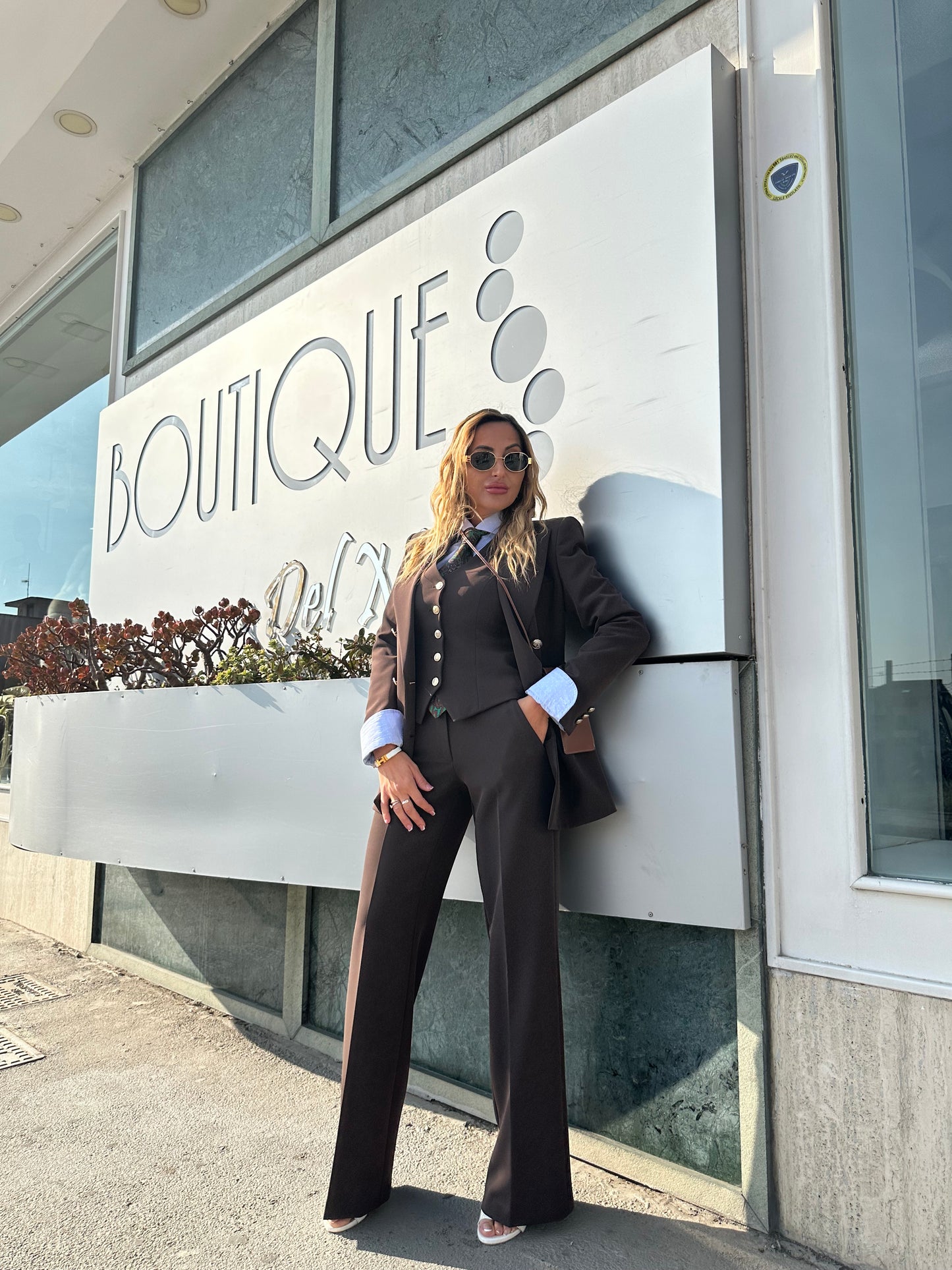 Tailleur marrone 3 pezzi