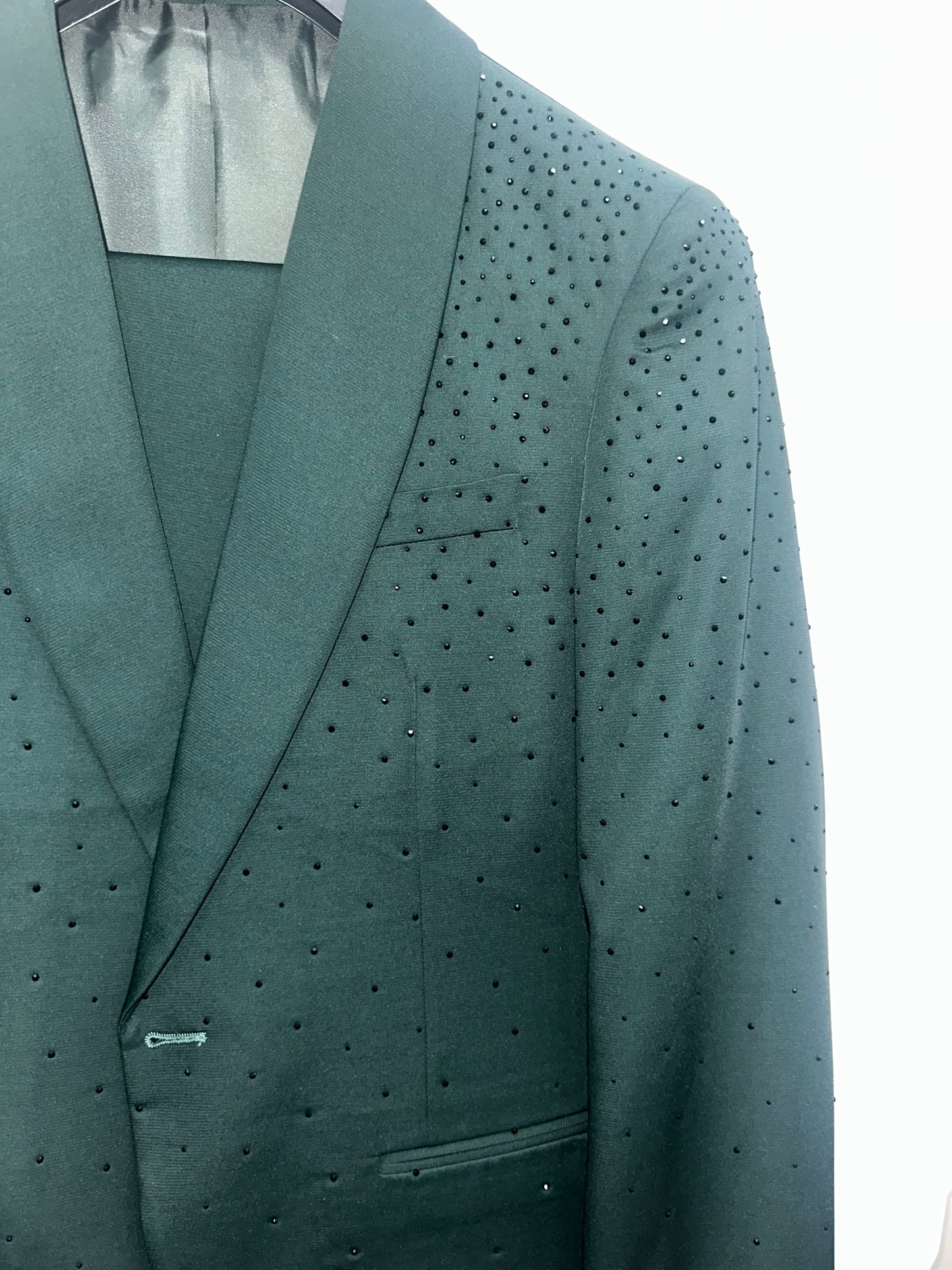 Abito uomo con strass