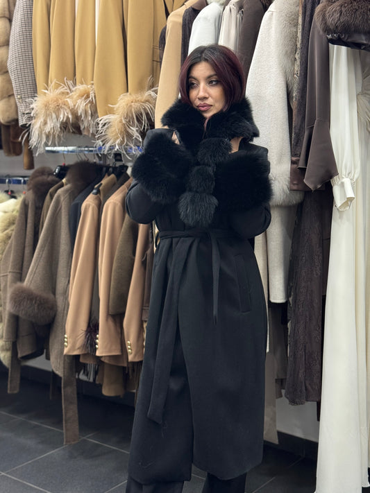 Cappotto con collo di vera volpe