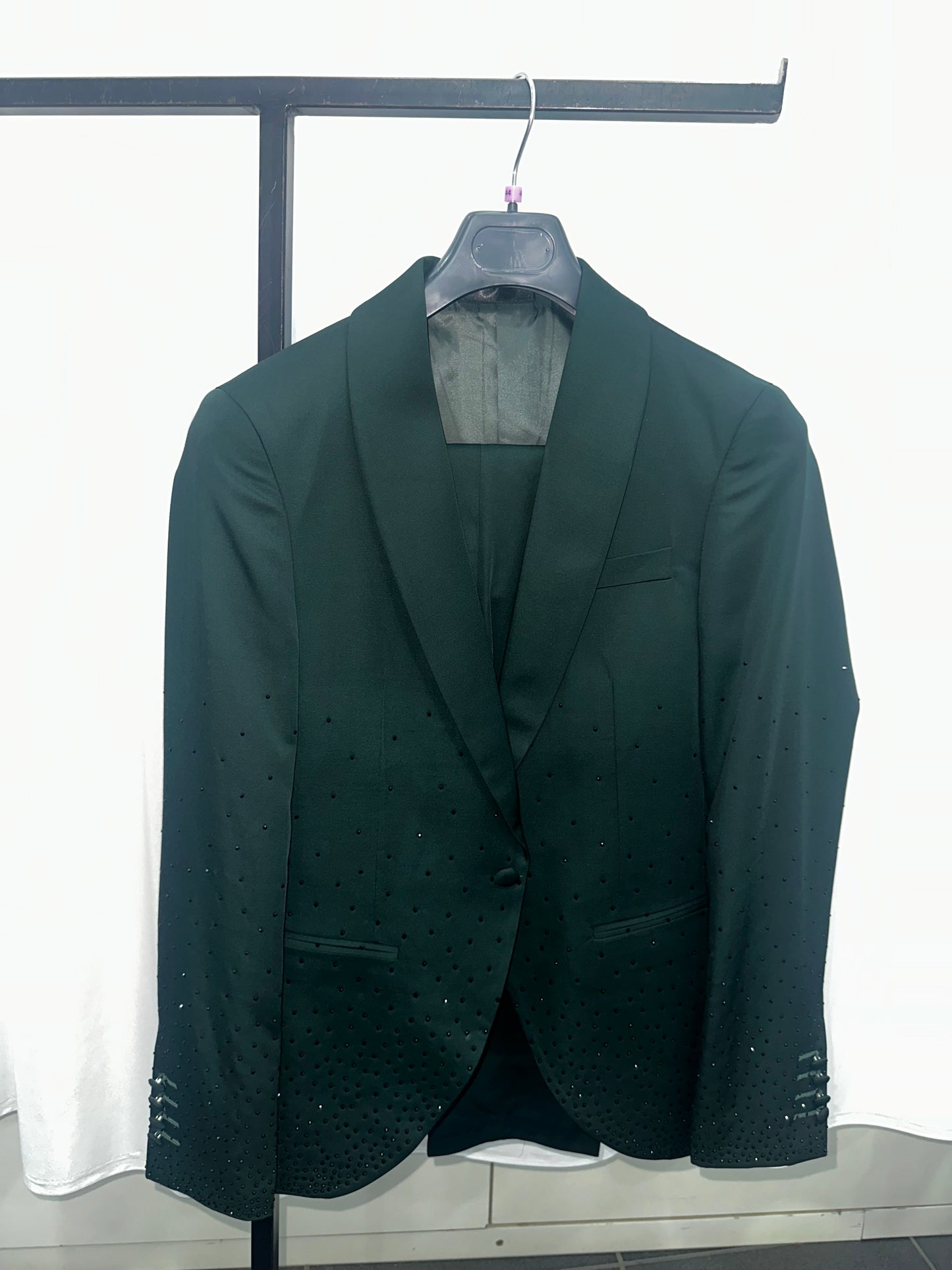 Abito uomo con strass