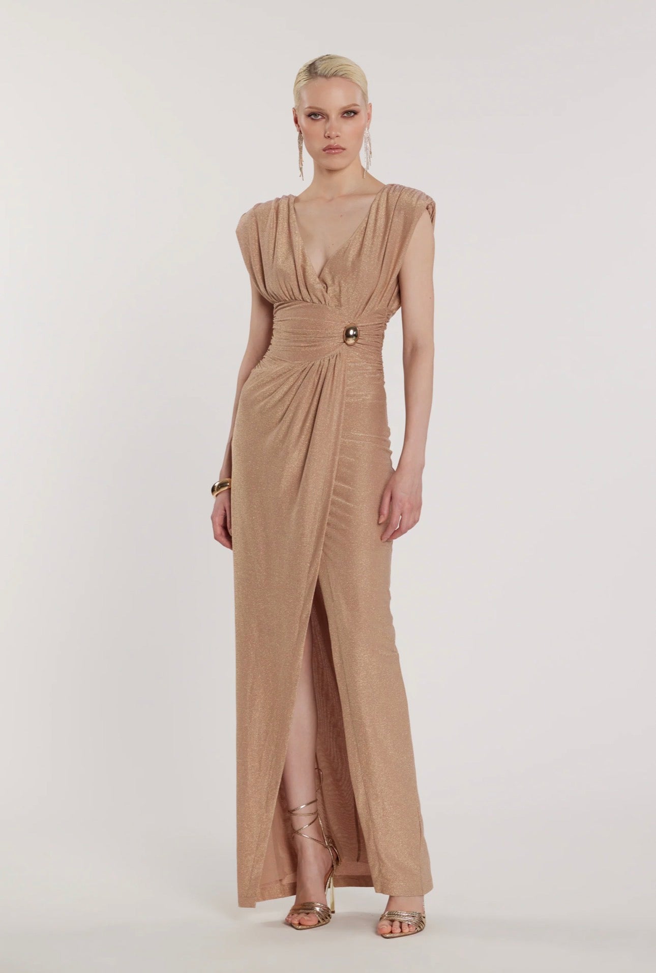 Abito lungo con scollo a V