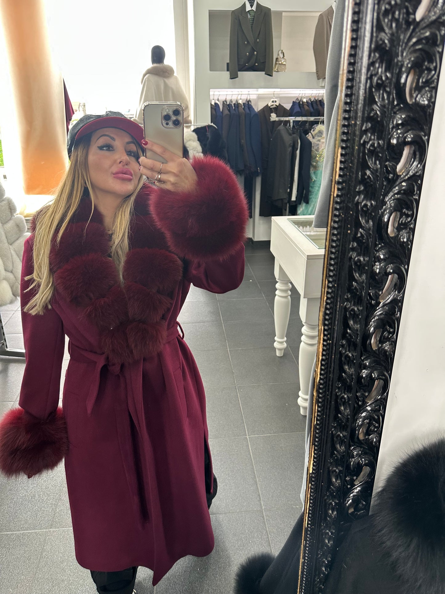 Cappotto con collo di vera volpe