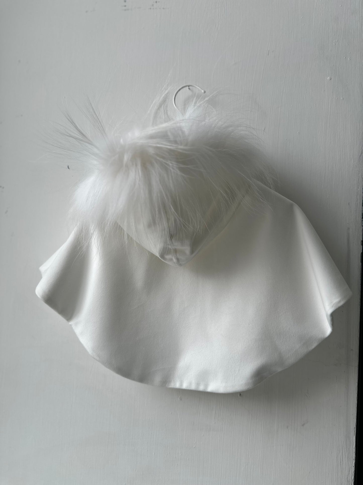 Mantellina con cappuccio